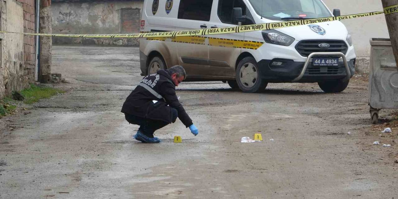 Tartıştığı Şahsı Sırtında Silahla Vurarak Ağır Yaraladı