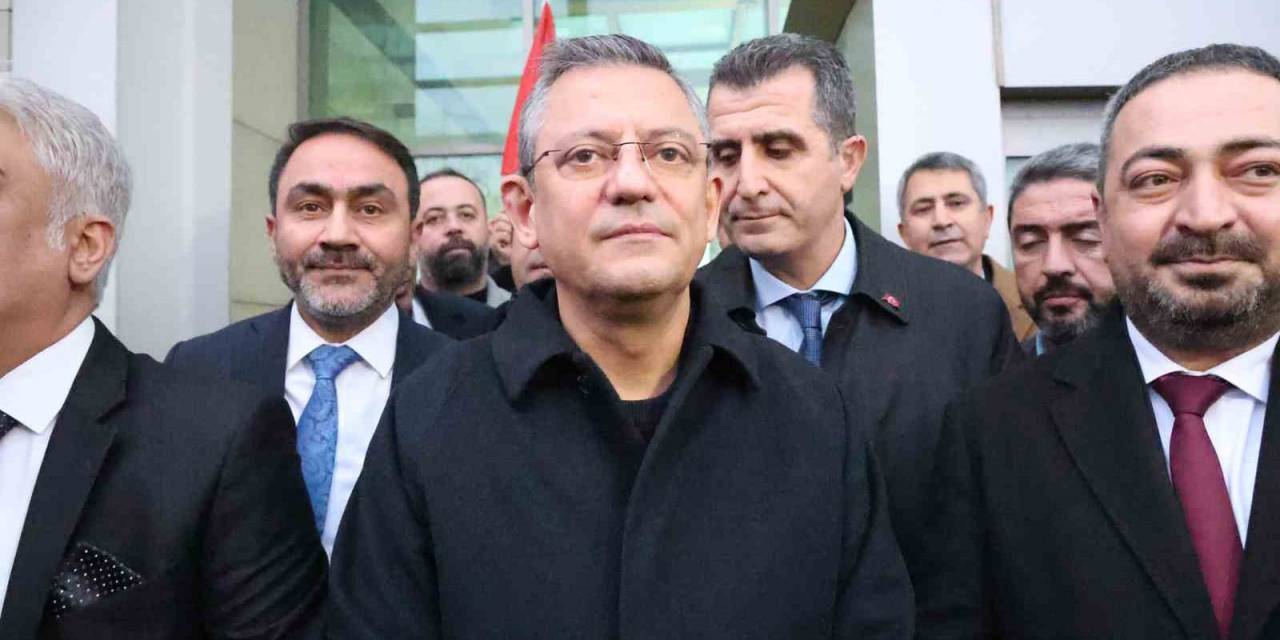 Chp Genel Başkanı Özel: “Chp Ayrı Bir Parti, Dem Ayrı Bir Partidir”