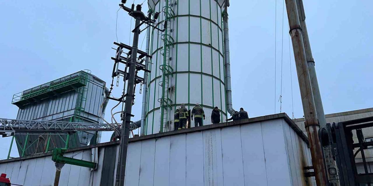 Sivas’ta Mobilya Fabrikasında Patlama: 1’i Ağır 2 Yaralı