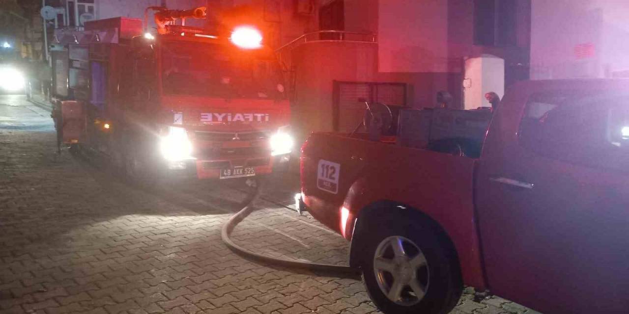Menteşe’de Çıkan Yangın Korkuttu