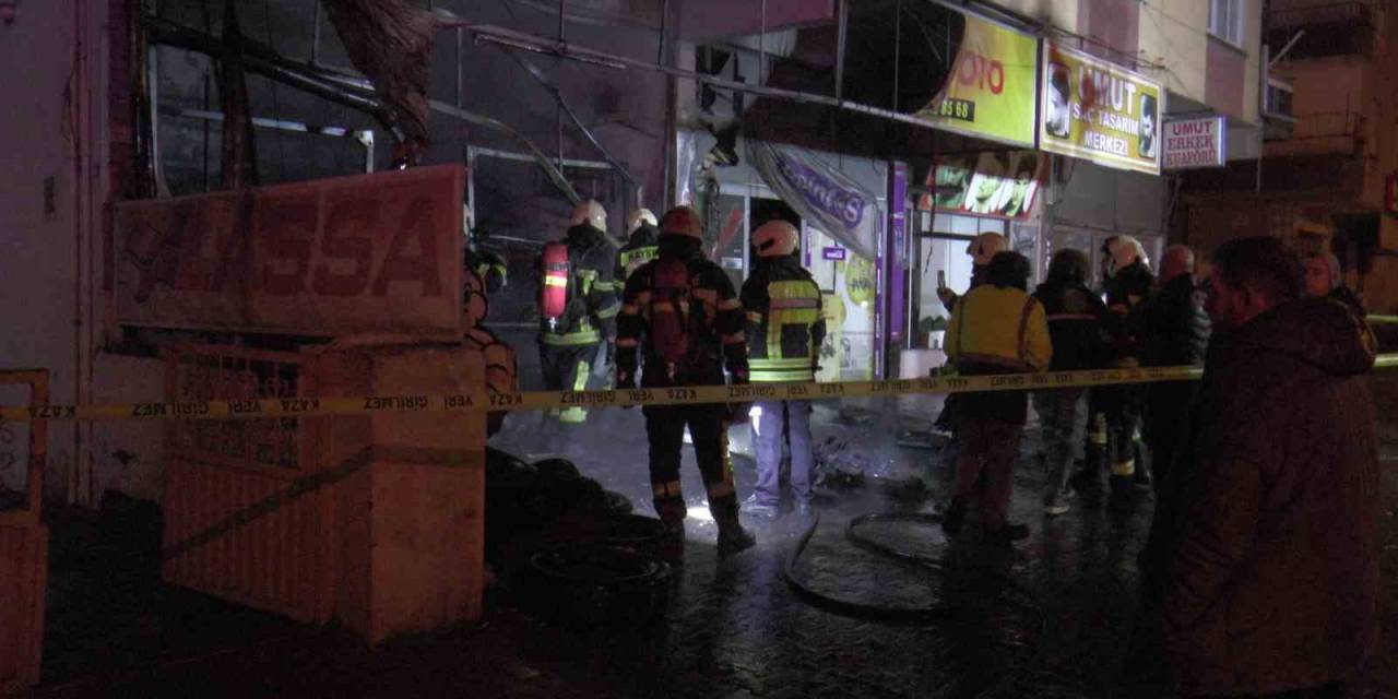 Oto Lastik Dükkanında Yangın