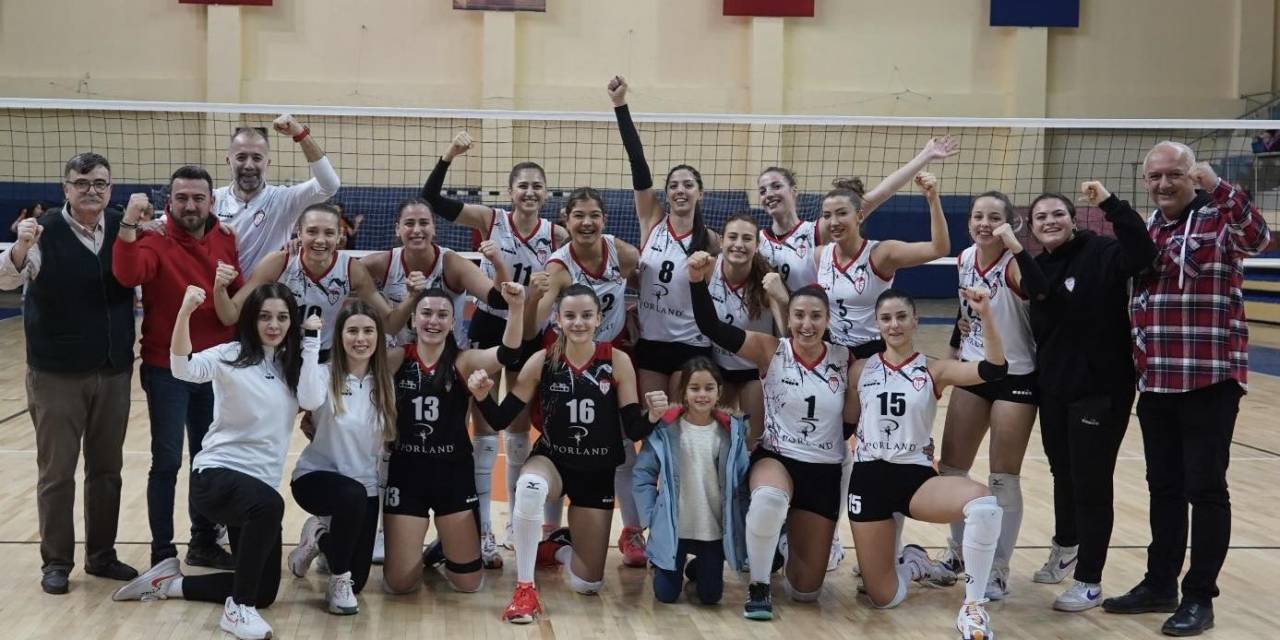 Bilecik Belediyesi Voleybol Spor Kulübü Lideri Evinde Yendi