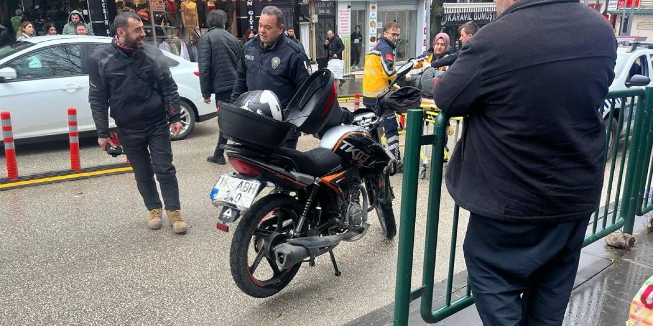 Bilecik’te Seyir Halindeki Motosikletin Devrilmesi Sonucu Sürücü Yaralandı