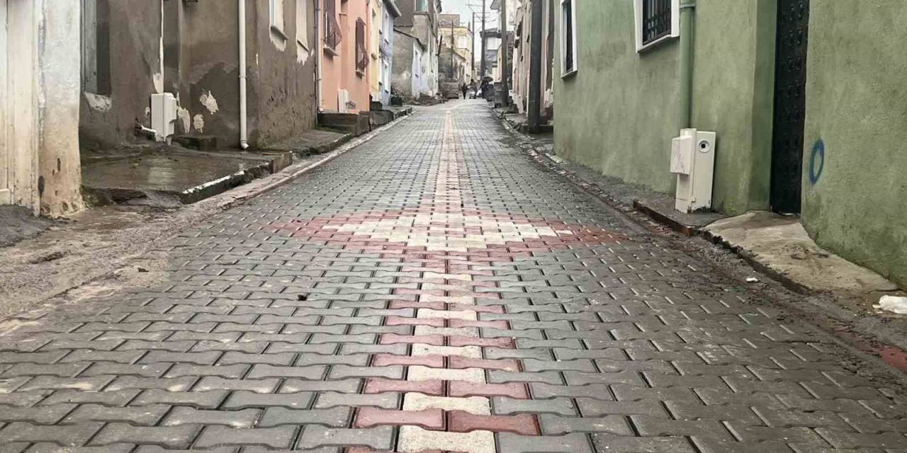 Ezine’de Gazi Ve Cumhuriyet Mahallelerinde Altyapı Çalışmaları Tamamlandı