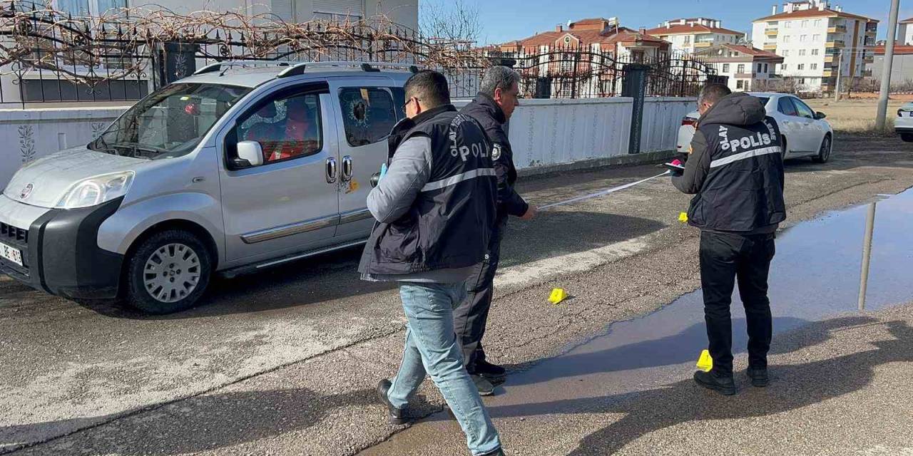 Aksaray’da Park Halindeki Araca Tüfekle Ateş Açıldı