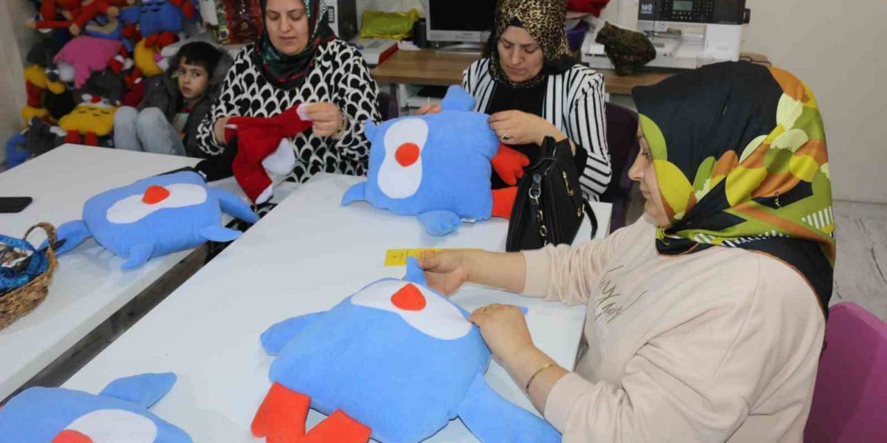 ’zivzik’ Narından Esinlenen Kadınlar, Ürettikleri Oyuncaklar İle Ev Ekonomisine Katkı Sağlıyor