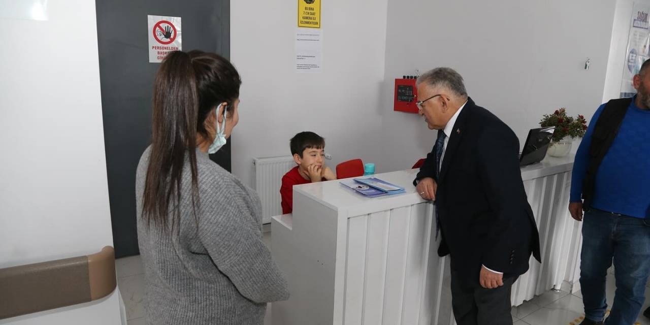 Başkan Büyükkılıç, Sağlık Çalışanlarını Ziyaret Etti