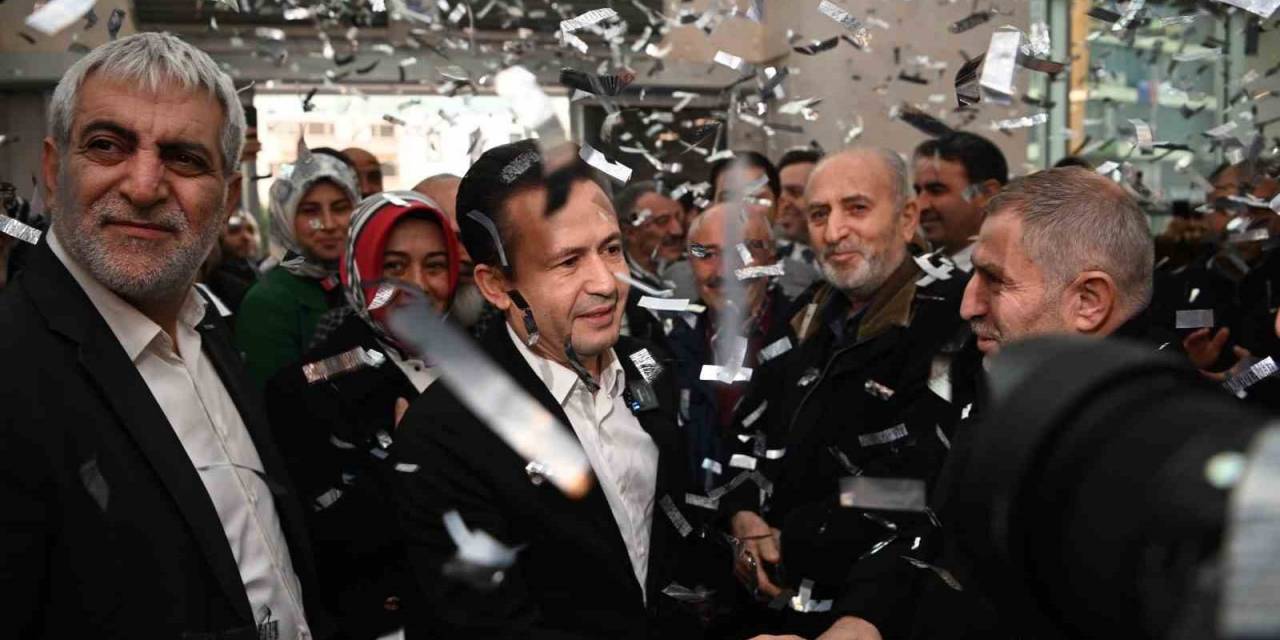 Tuzla’da Şadi Yazıcı Sevinci