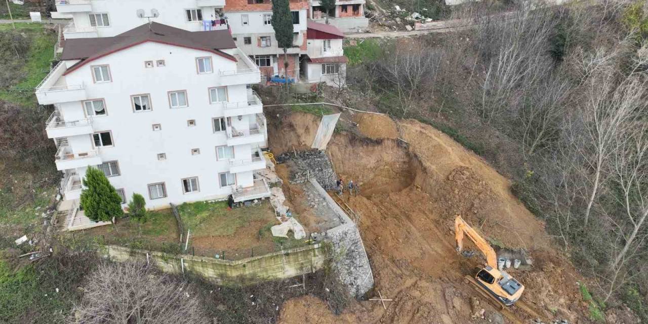 Toprak Kaymasının Meydana Geldiği Alan Güvenli Hale Getirildi