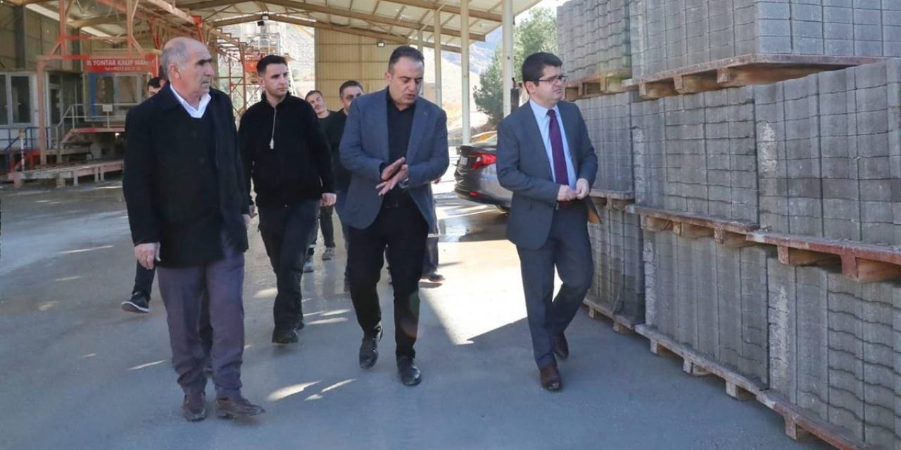 Mardin’de Parke Ve Bordür Fabrikasında Üretim Devam Ediyor