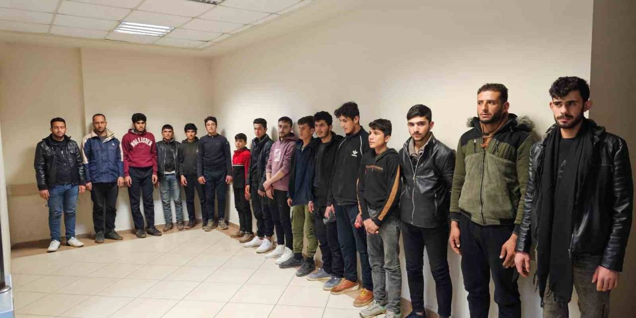 İskenderun’da 16 Kaçak Göçmen, Polis Ekiplerince Yakalandı