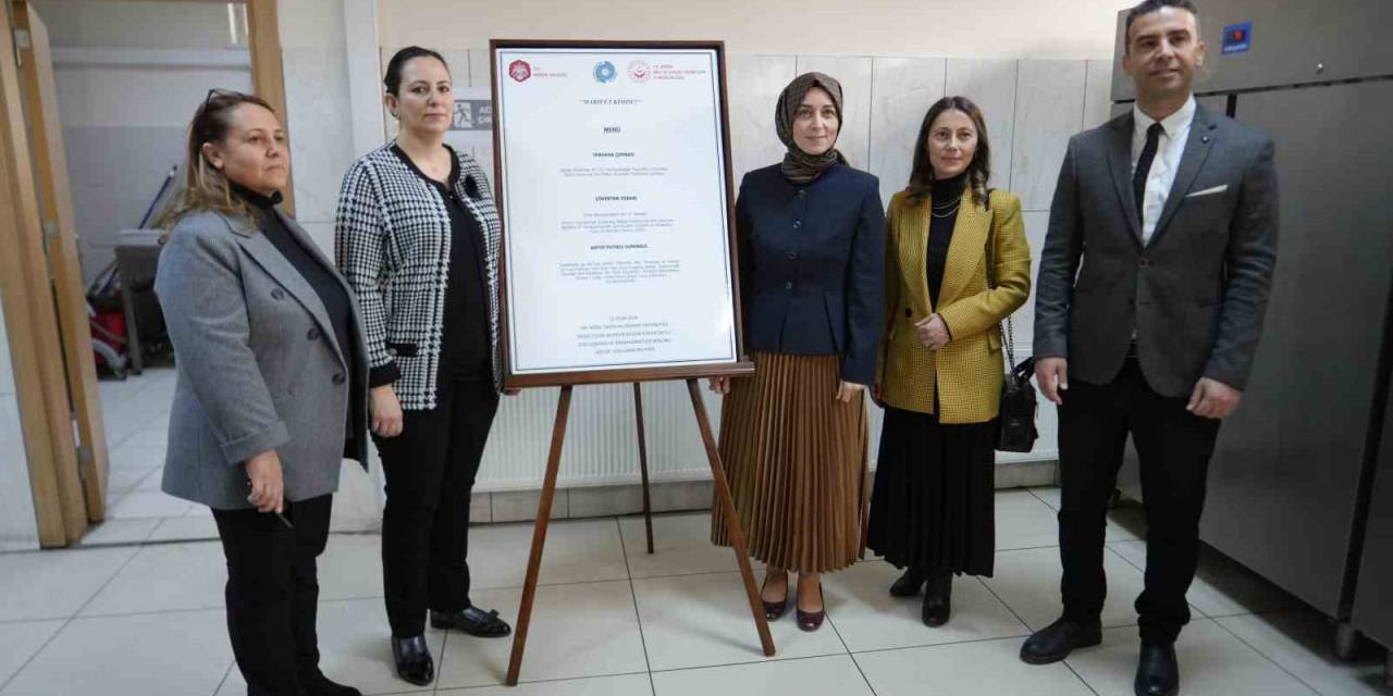 Çocuk Bakım Kuruluşlarında Kalan Çocuklar Marifetlerini Sergiledi