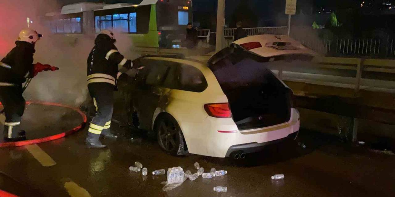 Seyir Halindeki Otomobil Alev Alev Yandı