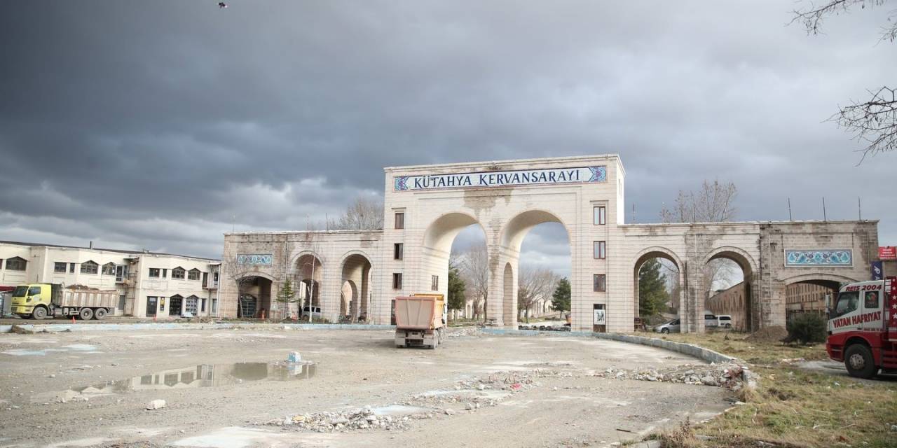 "Çiniciler Çarşısı Hak Ettiği Değere Kavuşacak"