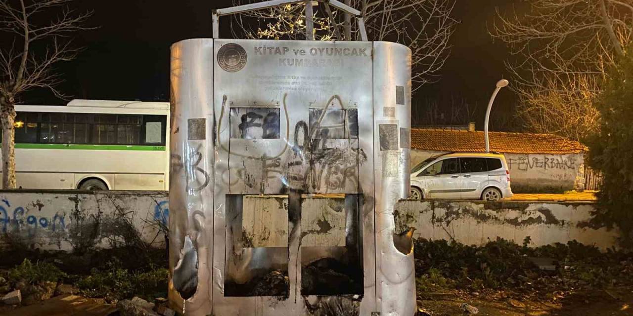 Oyuncak Ve Kitap Yardım Kumbarası Cayır Cayır Yandı