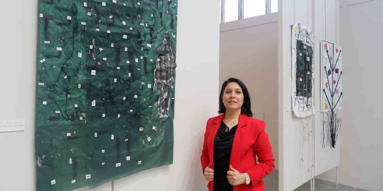 Depremin Acısını İplik Ve Kumaşlara Yansıttı