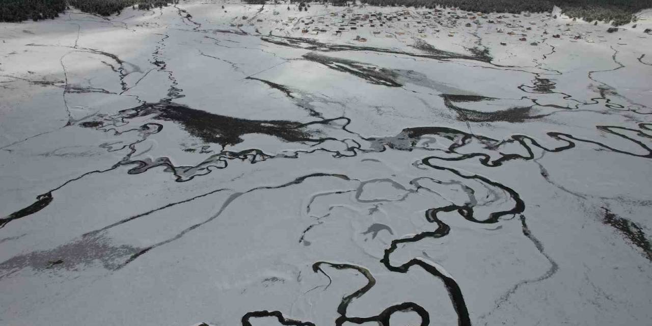 Ankara’da Kar Altında Kalan Menderesler Havadan Görüntülendi
