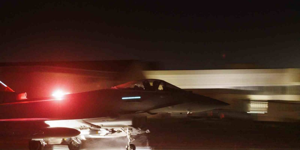 Abd Ve İngiltere’den Yemen’deki Husilere Ait 8 Noktaya Saldırı