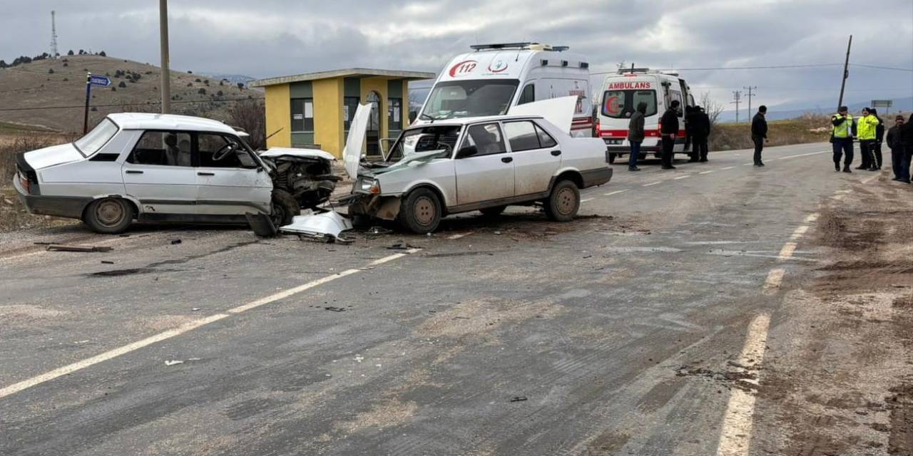 İki Farklı Trafik Kazasında 10 Kişi Yaralandı