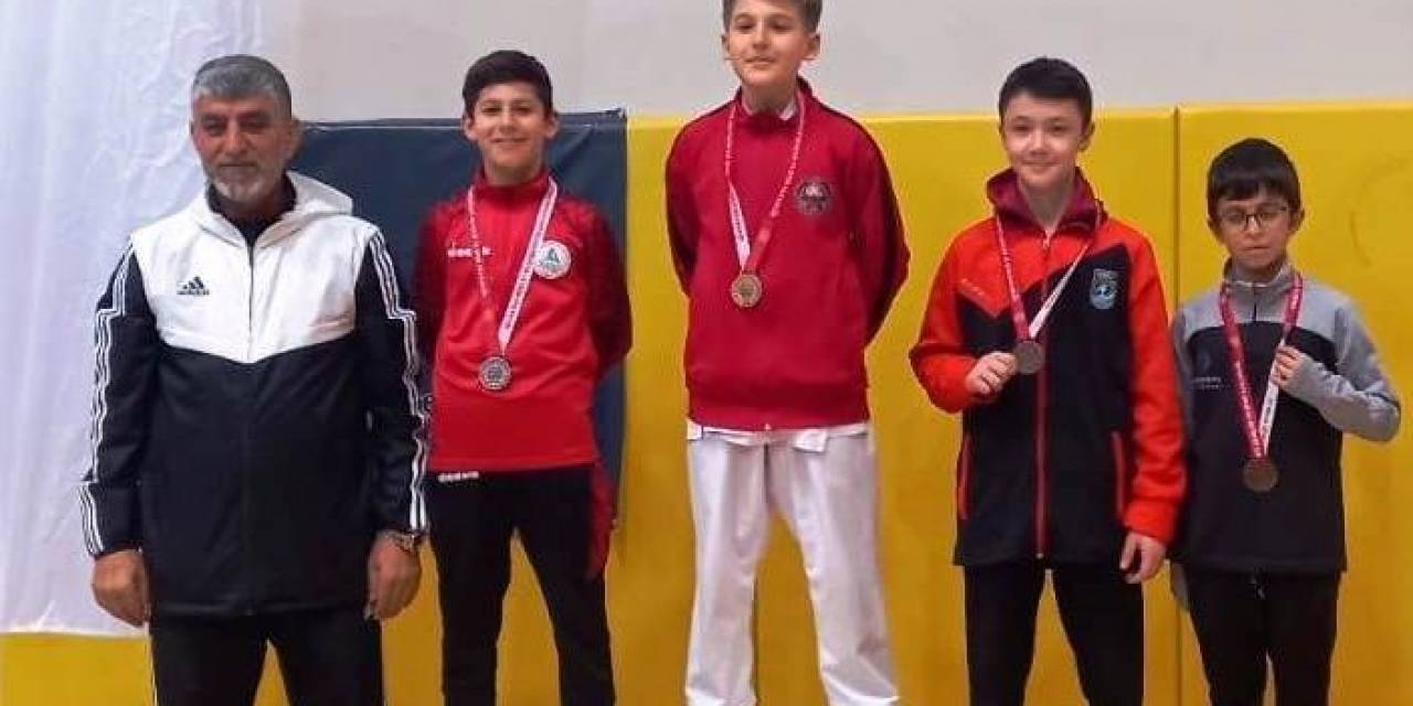 Kocaeli Yıldızlar Karate Şampiyonası’nda Körfez Fırtınası