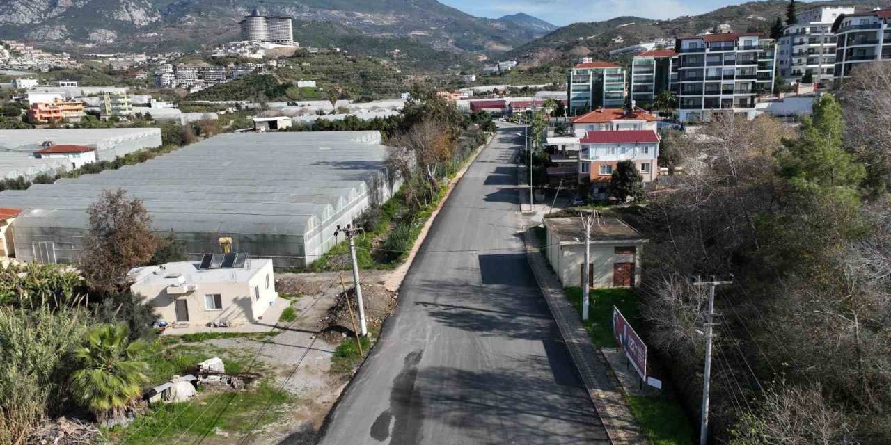 Alanya’nın Doğu Mahallelerinde Asfalt  Yapımı Devam Ediyor