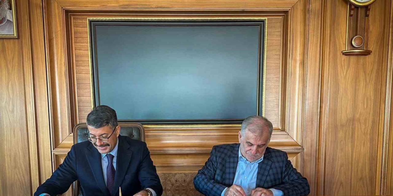 Yüksekova’da Yatılı Kız Kur’an Kursu Yapımı İçin Protokol İmzalandı