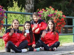 Genç Judoculardan Şehitlere Armağan