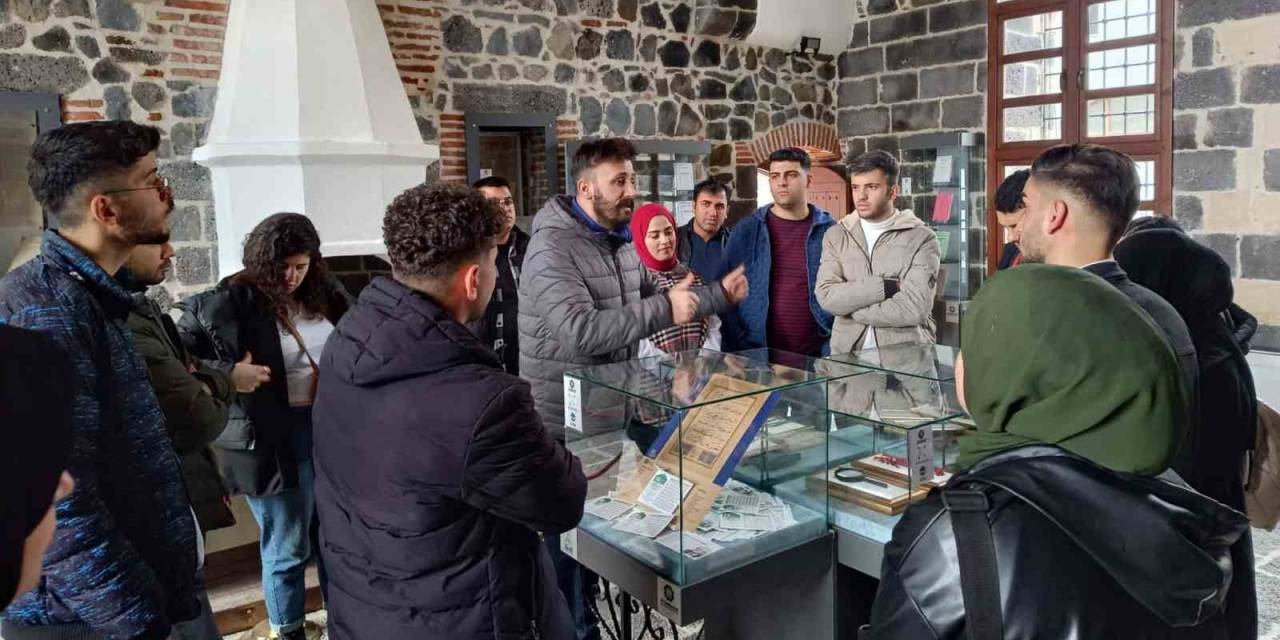 Akem’den Öğrencilere Moral Gezisi