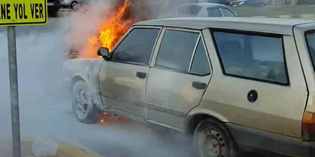 Seyir Halindeki Tofaş Alevlere Teslim Oldu