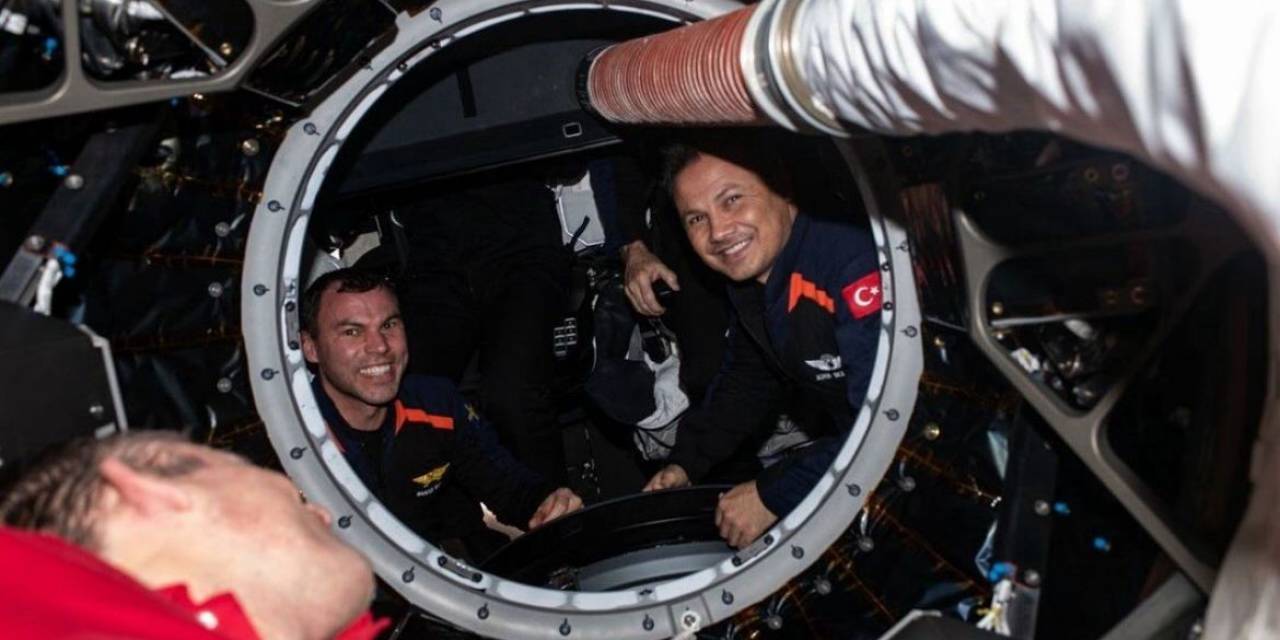 Türkiye’nin İlk Astronotu Gezeravcı Kenetlenme Sonrası Çekilen Fotoğraf Paylaştı