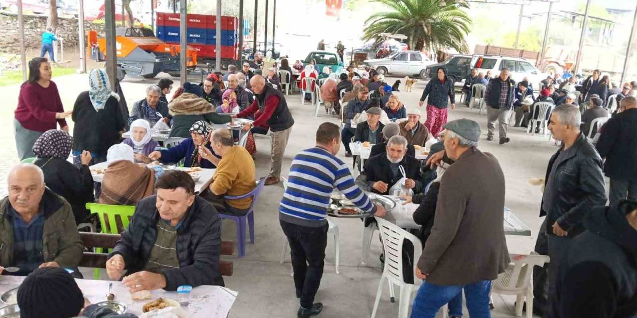 Şinasi Öğretmen, 19 Yıl Görev Yaptığı Köyde Unutulmadı