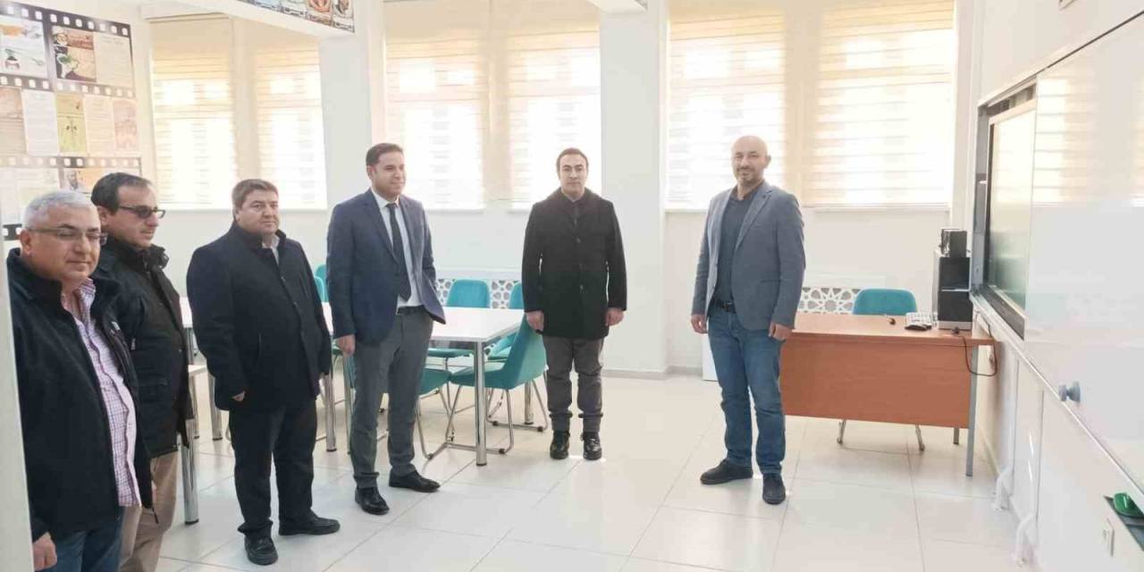 Akıllı Tahta Montajı Tamamlanan Okullarda İnceleme Yapıldı