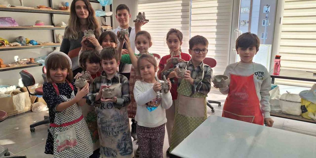 Nilüferli Öğrencilerin Tatili Dolu Dolu Geçiyor