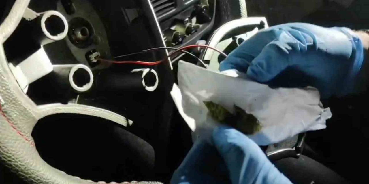 Polis Ekiplerinin Durdurduğu Aracın Direksiyonundan Uyuşturucu Çıktı: 2 Tutuklama