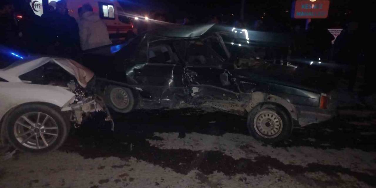 Konya’da Otomobiller Çarpıştı: 2 Yaralı
