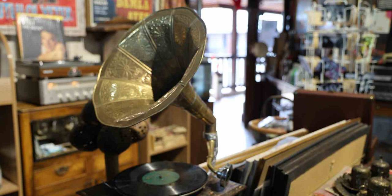 Taş Plağa İlgi Artınca Kampanya Başlattı