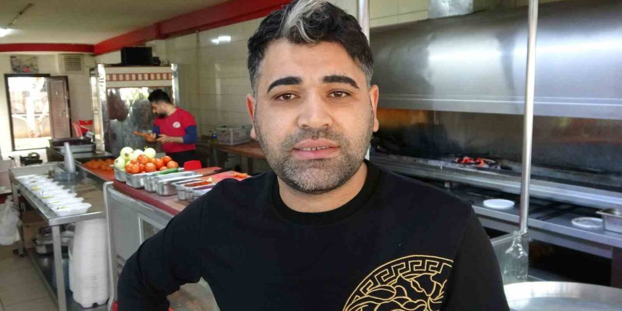 Garson, Heimlich Manevrasıyla Yaşlı Adamın Hayatını Kurtardı