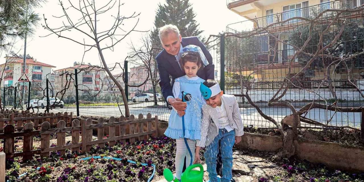 Miniklerin Yağmur Hasadıyla Tonlarca Su Tasarruf Edildi