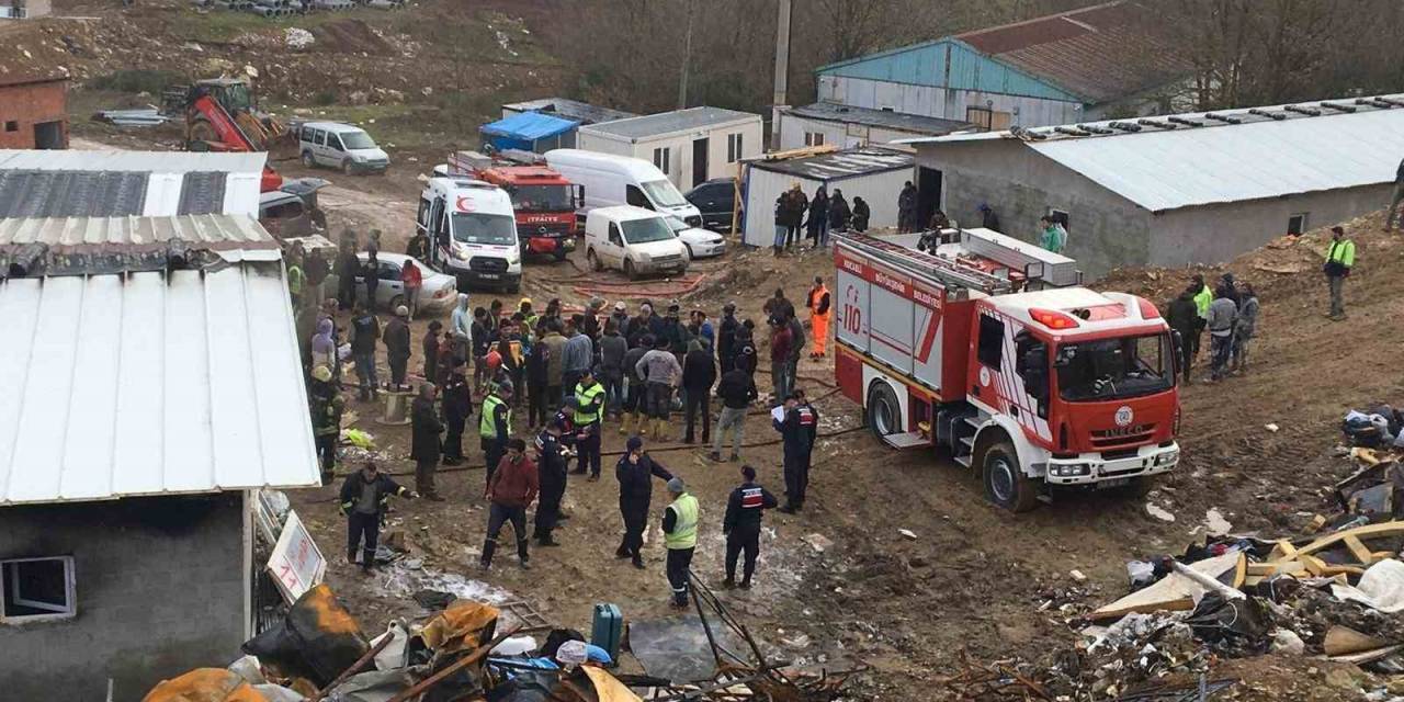 Barakada Yangın Faciası: 1 İşçi Hayatını Kaybetti