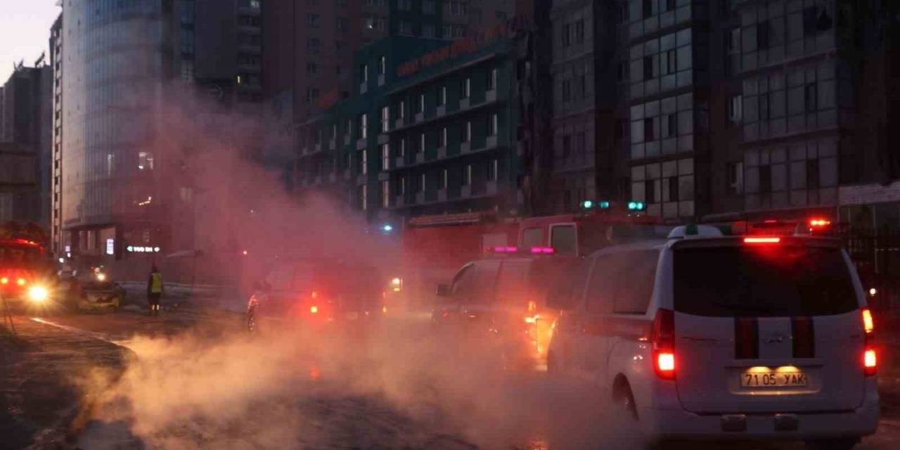 Moğolistan’da Otomobile Çarpan 60 Ton Lng Yüklü Tanker Patladı: 6 Ölü, 14 Yaralı