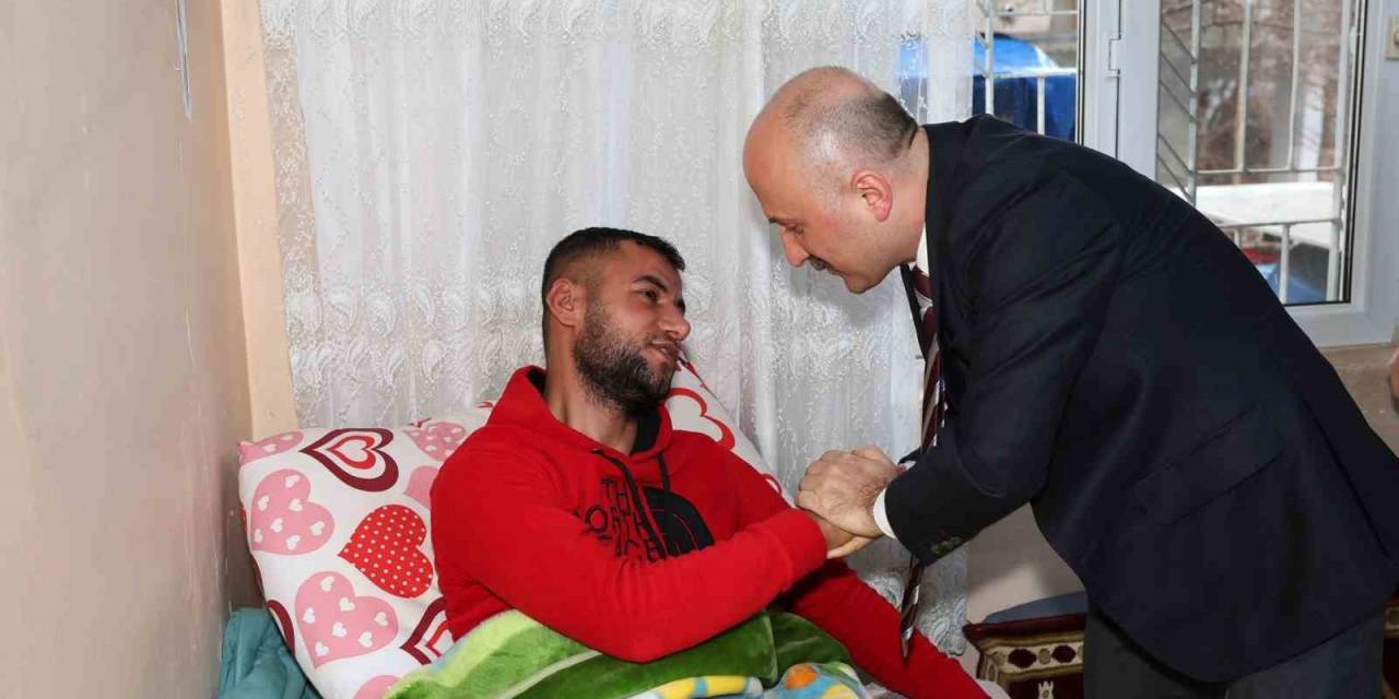 Vali Varol, Yaralı Askeri Evinde Ziyaret Etti