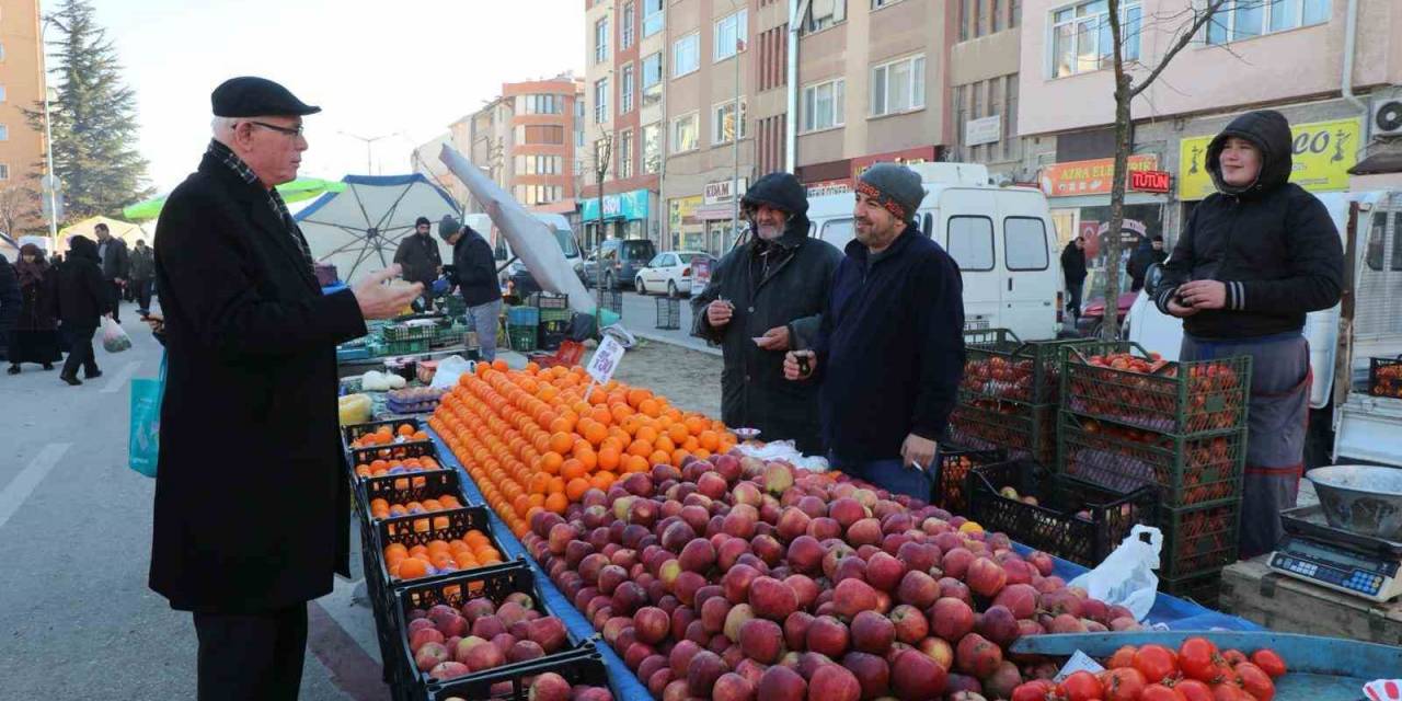 Başkan Kurt’tan Salı Pazarına Ziyaret