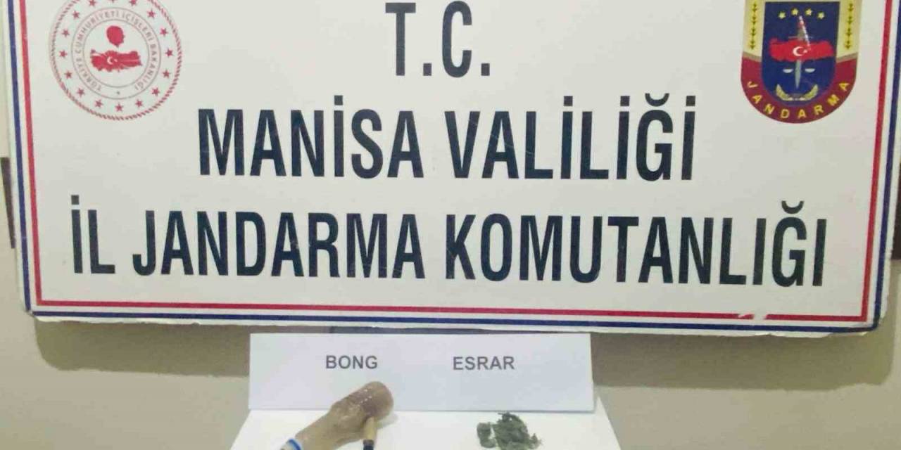 Şüpheli Şahsın Üzerinden Kubar Esrar Çıktı