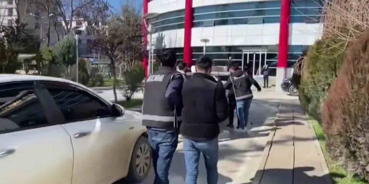 Piyasaya Sahte Para Sürmeye Çalışan Çete Yakalandı