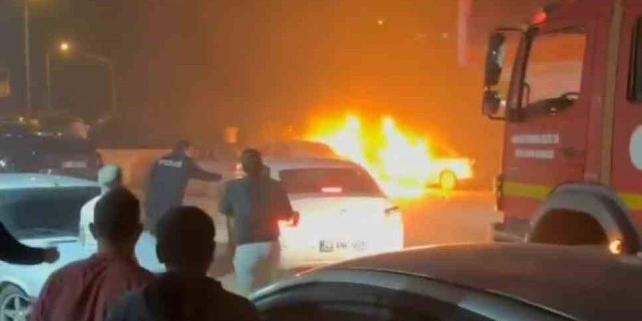 Kozan’da Araç Kundaklandı