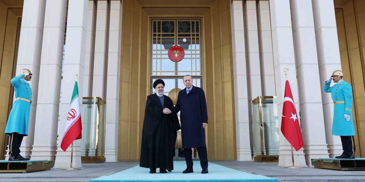 Cumhurbaşkanı Erdoğan, İran Cumhurbaşkanı Reisi’yi Resmi Törenle Karşıladı