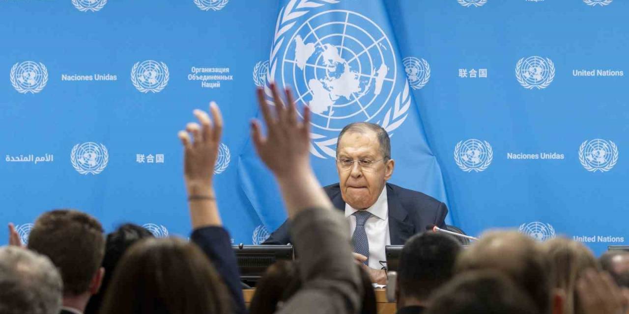 Rusya Dışişleri Bakanı Lavrov: “Uçak Kazasıyla İlgili Bm Güvenlik Konseyi’nden Acil Toplantı Talep Ettik”