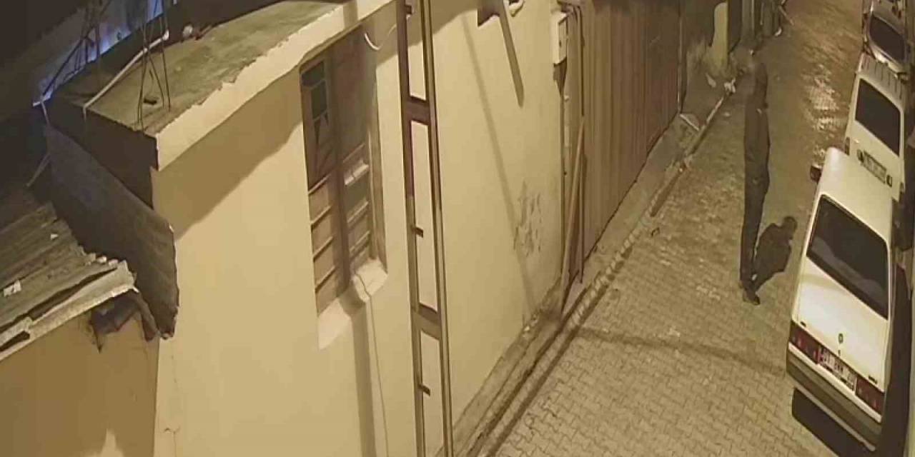 Buji İle Araçların Camını Kıran Hırsız Yakalandı