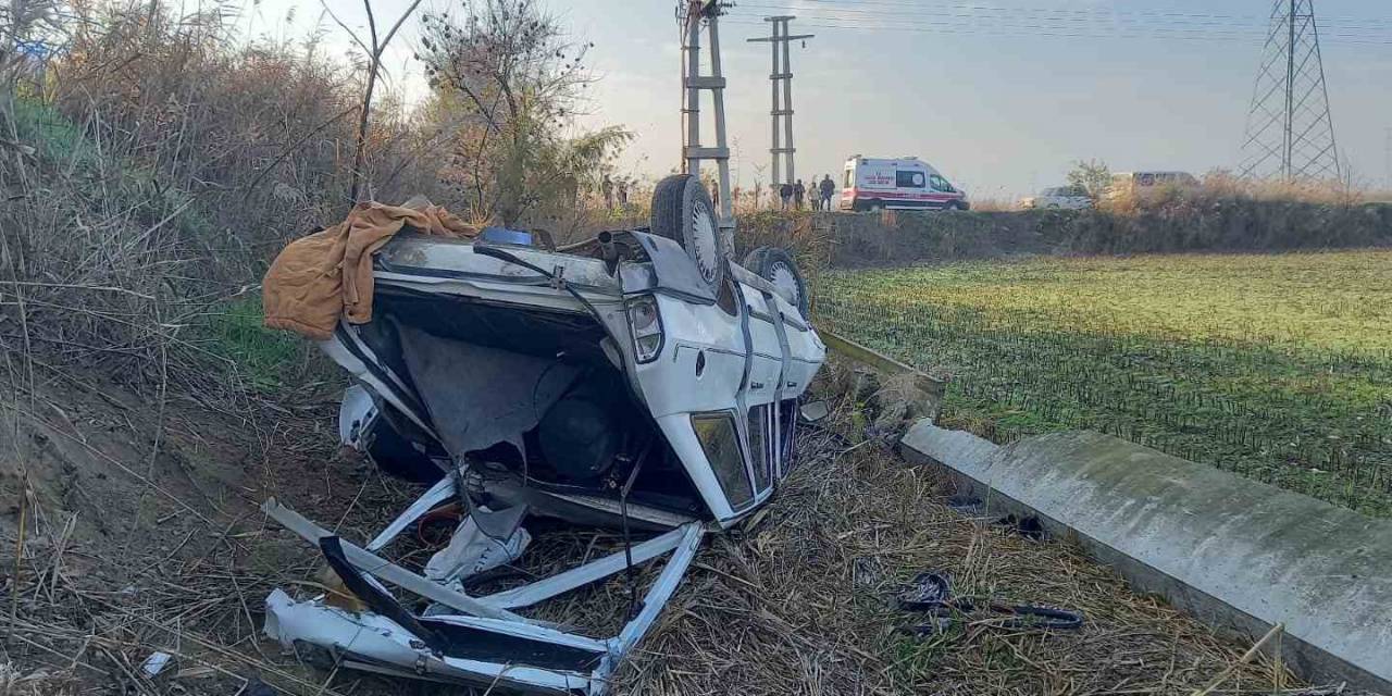 Otomobil Tarlaya Uçtu: 3 Yaralı