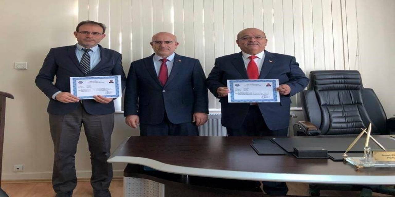 Emet’te 2 İmam Hatip’e Üstün Başarı Belgesi